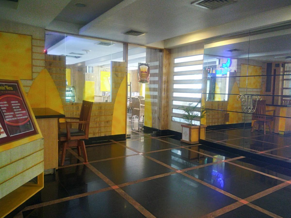 Lotus 8 Hotel Nedumbassery Ngoại thất bức ảnh