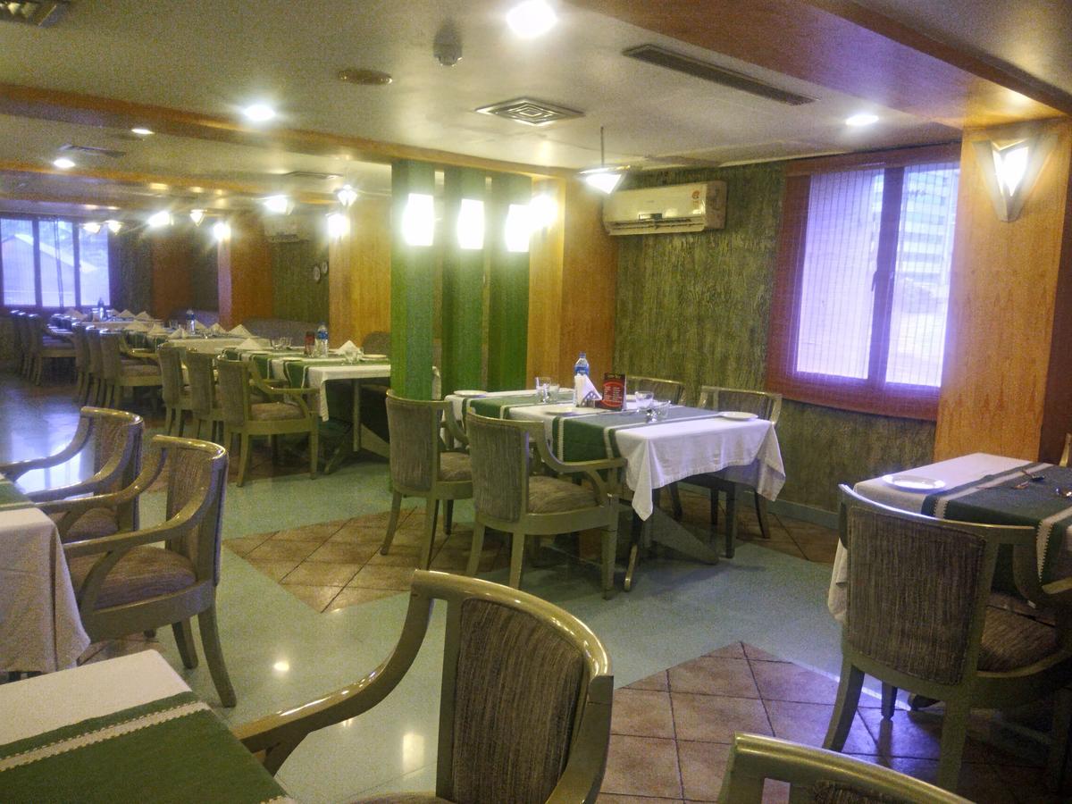 Lotus 8 Hotel Nedumbassery Ngoại thất bức ảnh