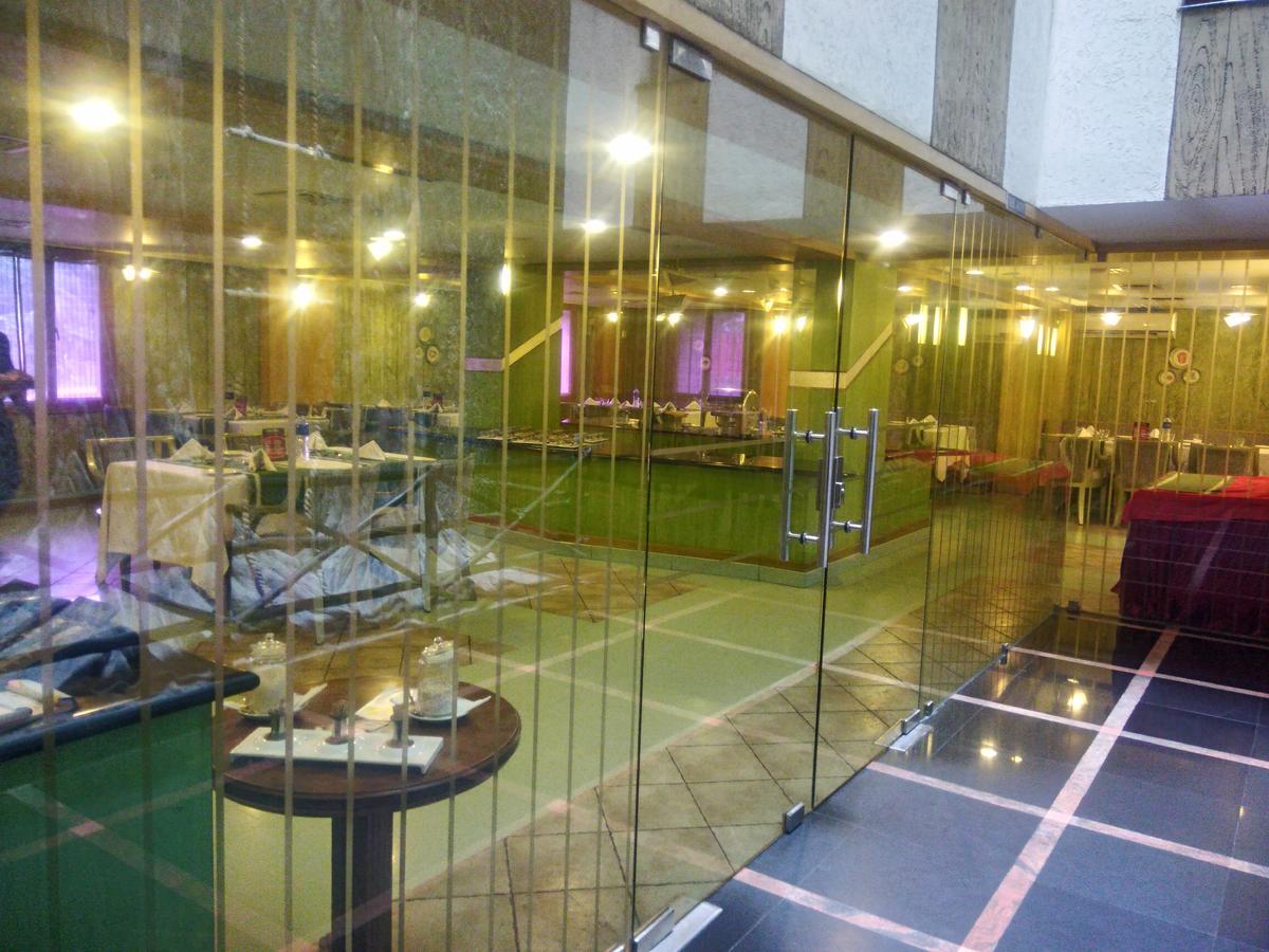 Lotus 8 Hotel Nedumbassery Ngoại thất bức ảnh